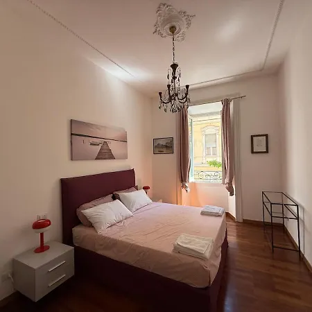 Apartman Colosseum Apartment, 3 Bedrooms And A Large Living With A Sofa Bed, The Accommodate 8 People *