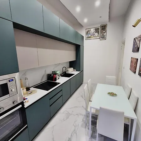 Colosseum Apartment, 3 Bedrooms, 3 Baths, Large Living With A Sofa Bed, The Accommodate 8 People Rome